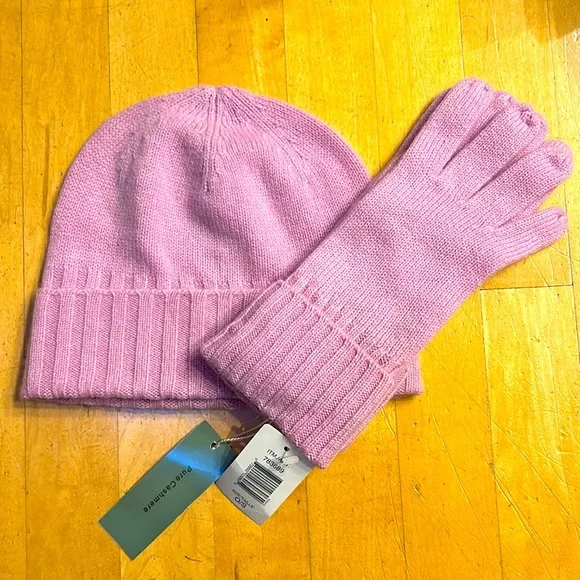NWT cashmere gloves and hat Women main image 3